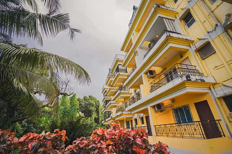 Casa Abode 1BHK With 2 Washrooms | Laze Around Us
